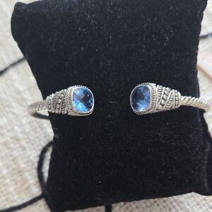 Stunning Silver Bracelet with Blue Gemstones